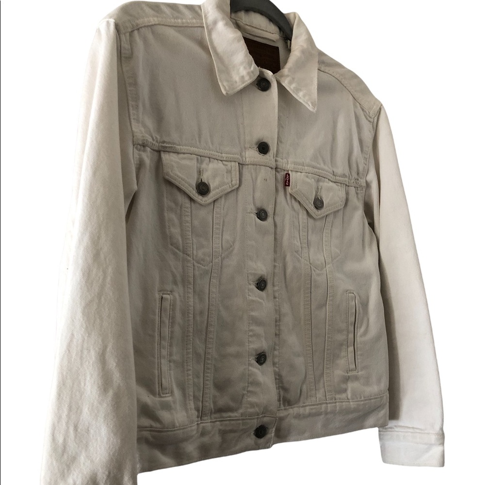 Off White Cropped Levi’s Denim Jacket